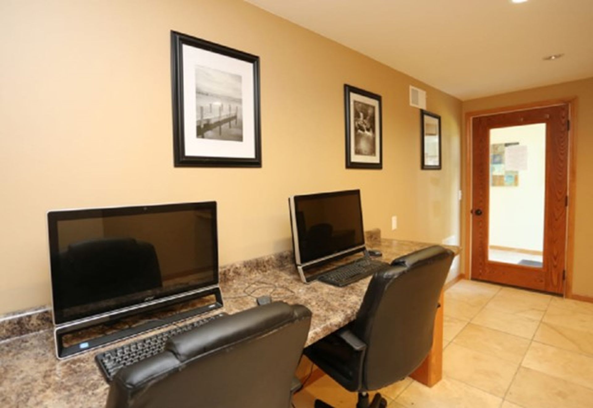 Willow Creek Apartments – photo 3