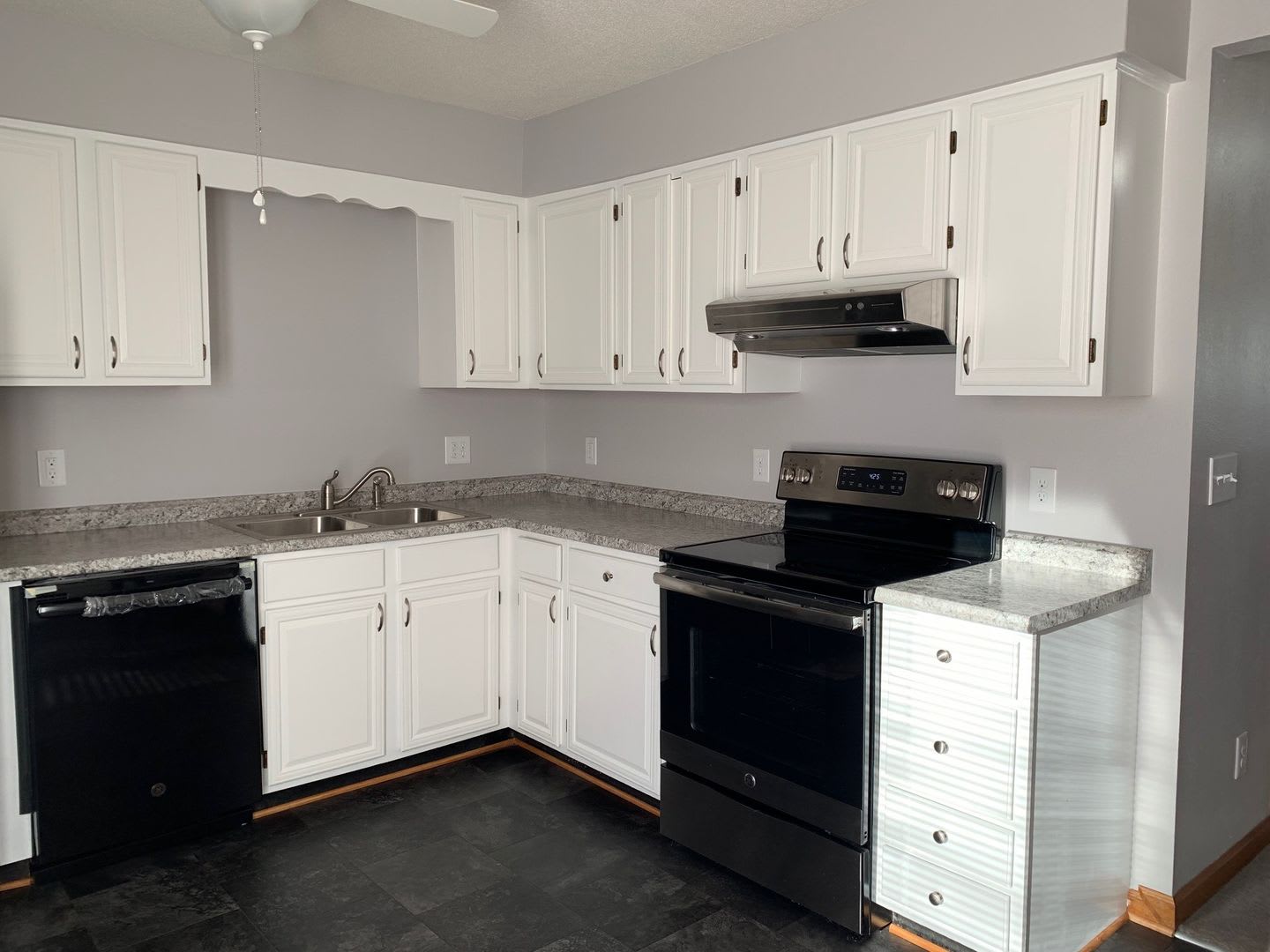 2 Bedroom 1.5 Bath Townhouse – photo 2