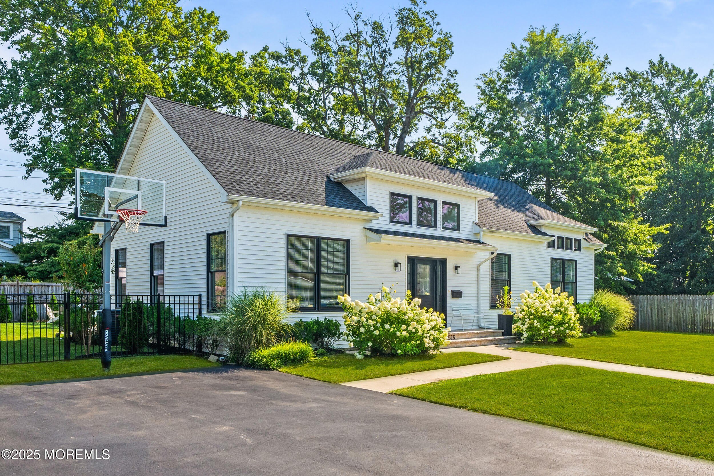 519 Laurel Avenue – photo 2