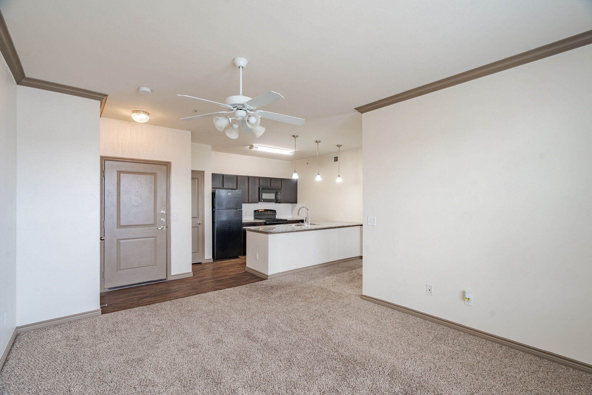 Tradewinds Apartments – photo 2