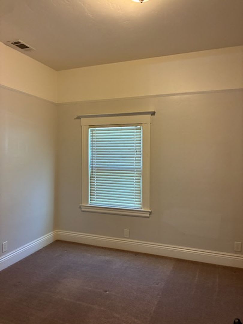 AVAILABLE NOW! Showing Friday 8/28 & Saturday 8/29 from 1:00pm-1:30pm – photo 4