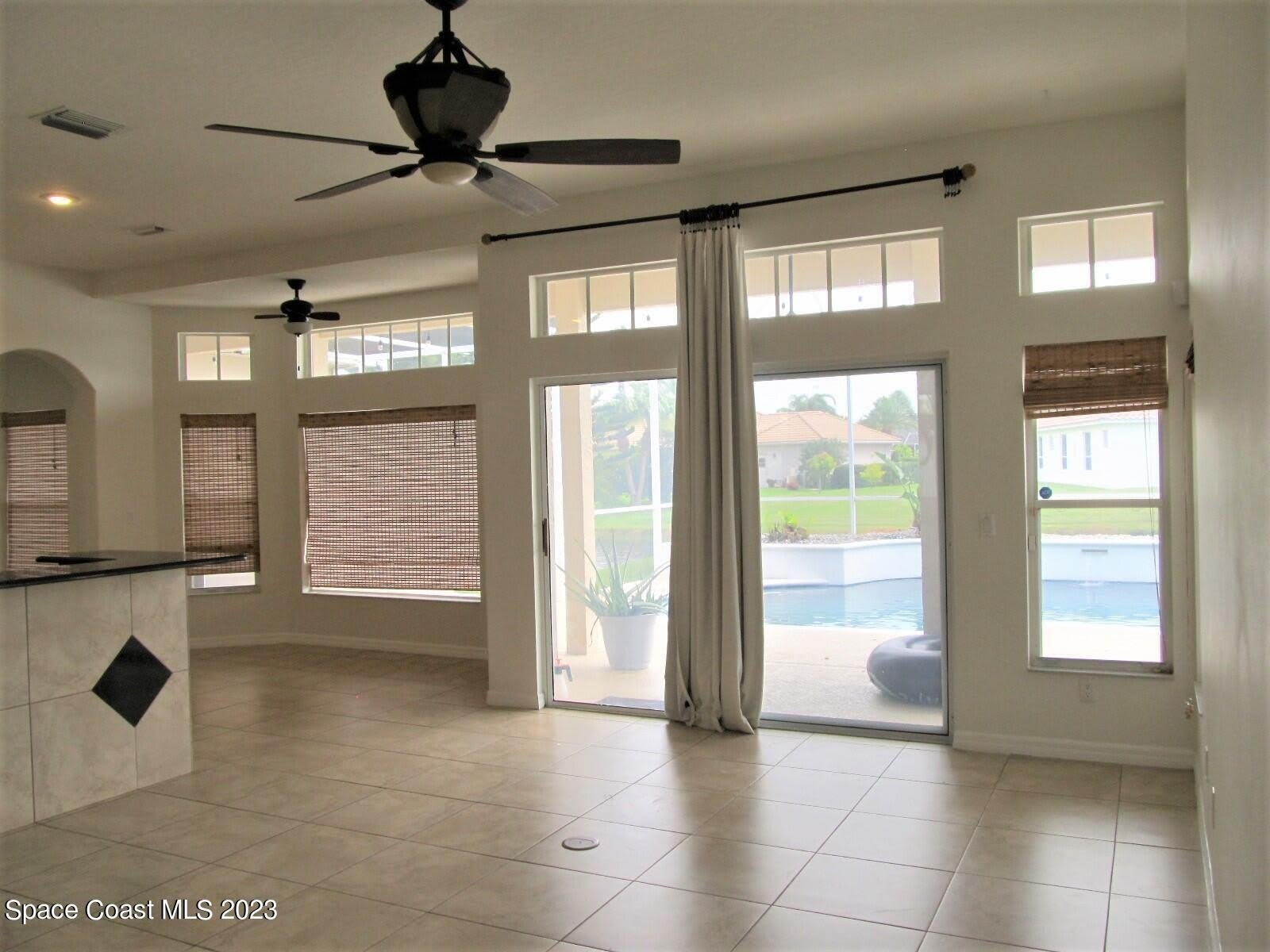 986 Fostoria Drive – photo 2