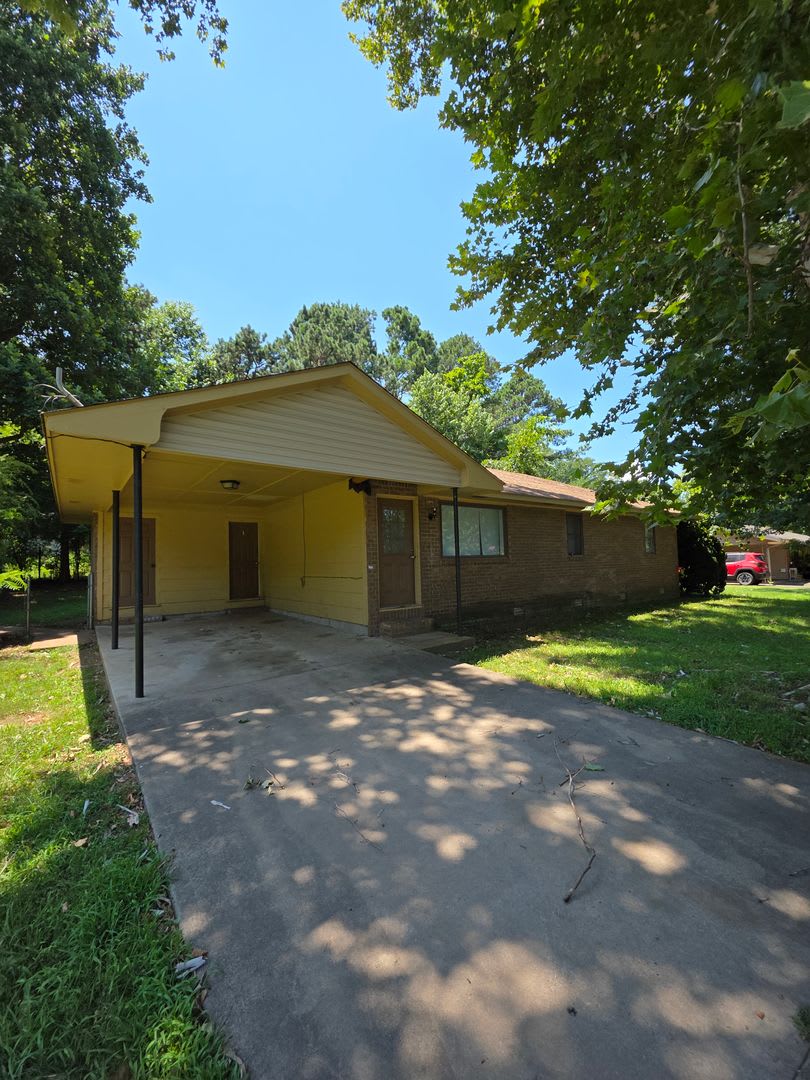 308 E Gum St – photo 1