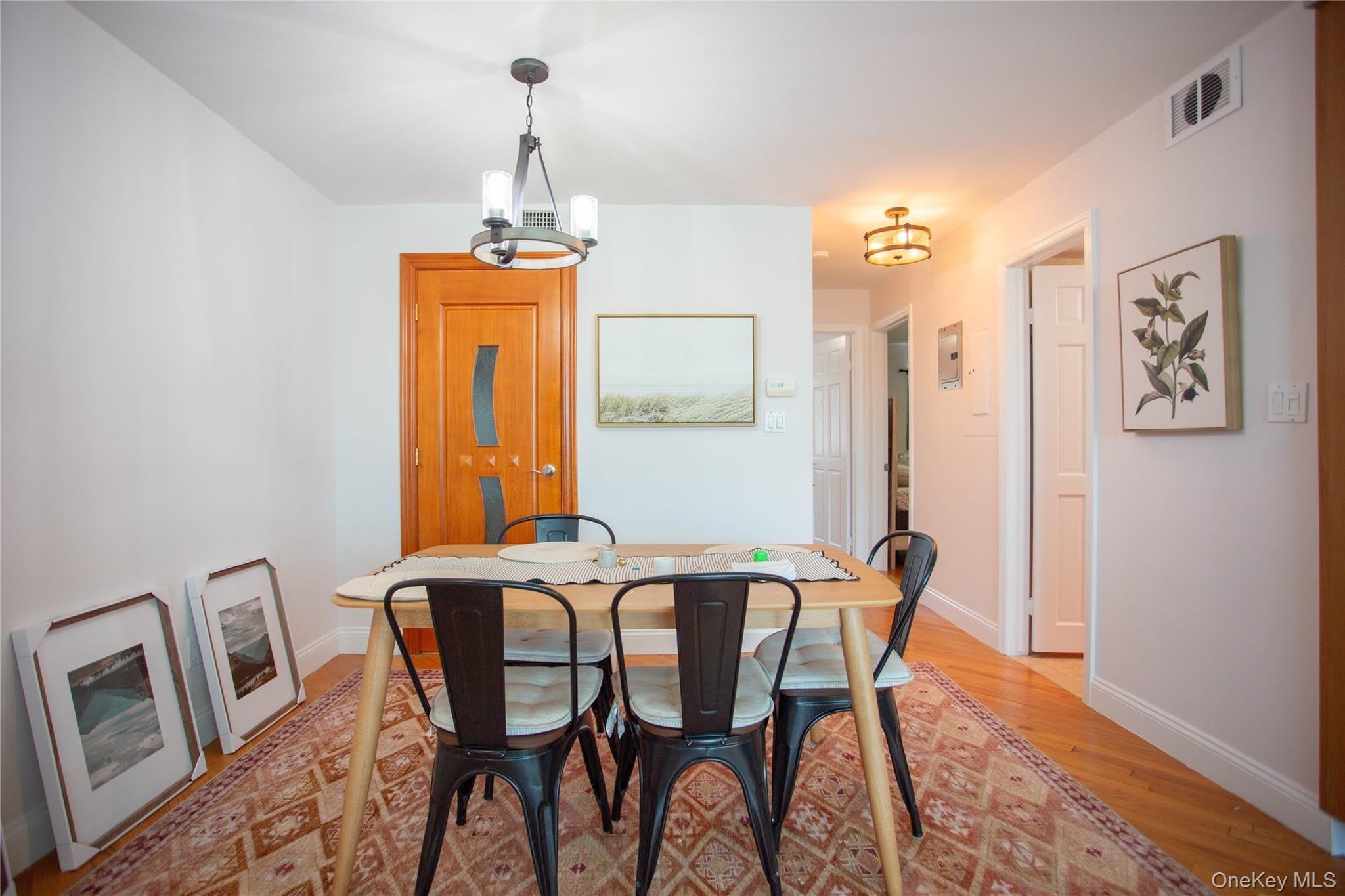 521 W Broadway – photo 5
