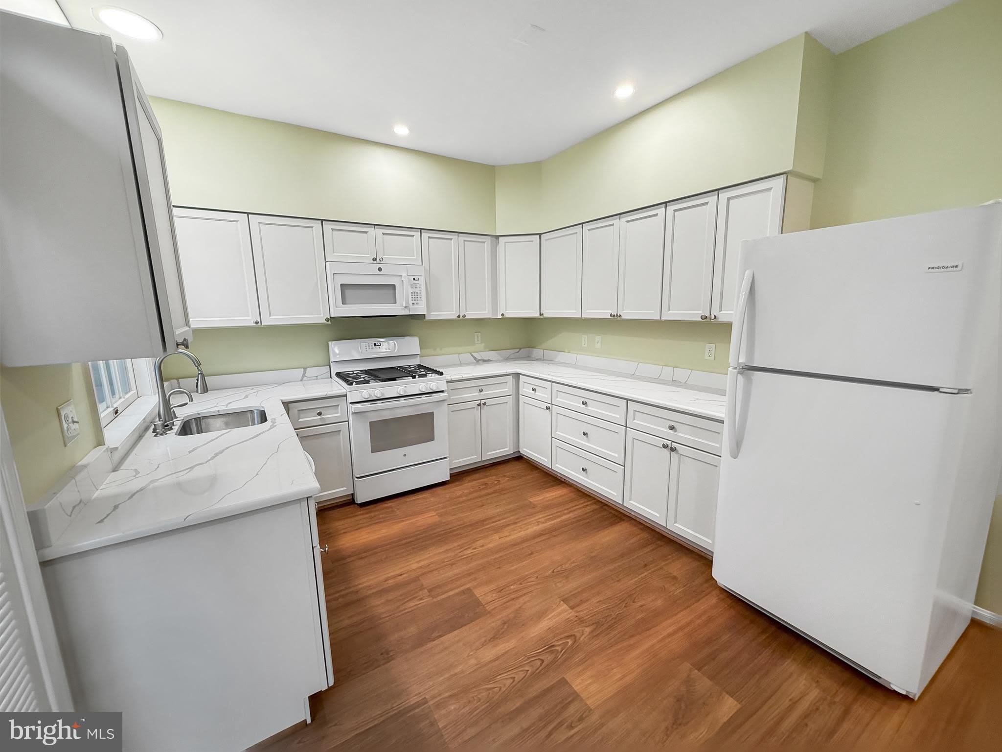 202 CASTLETOWN Road – photo 4
