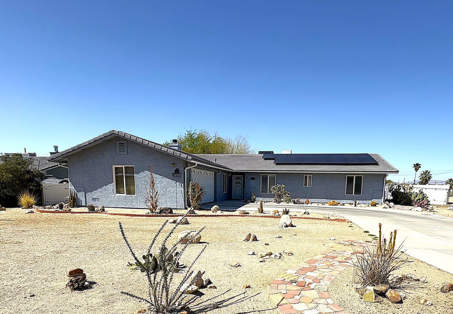 Large 3 Bedroom, 3 Bathroom Home with Solar – photo 2