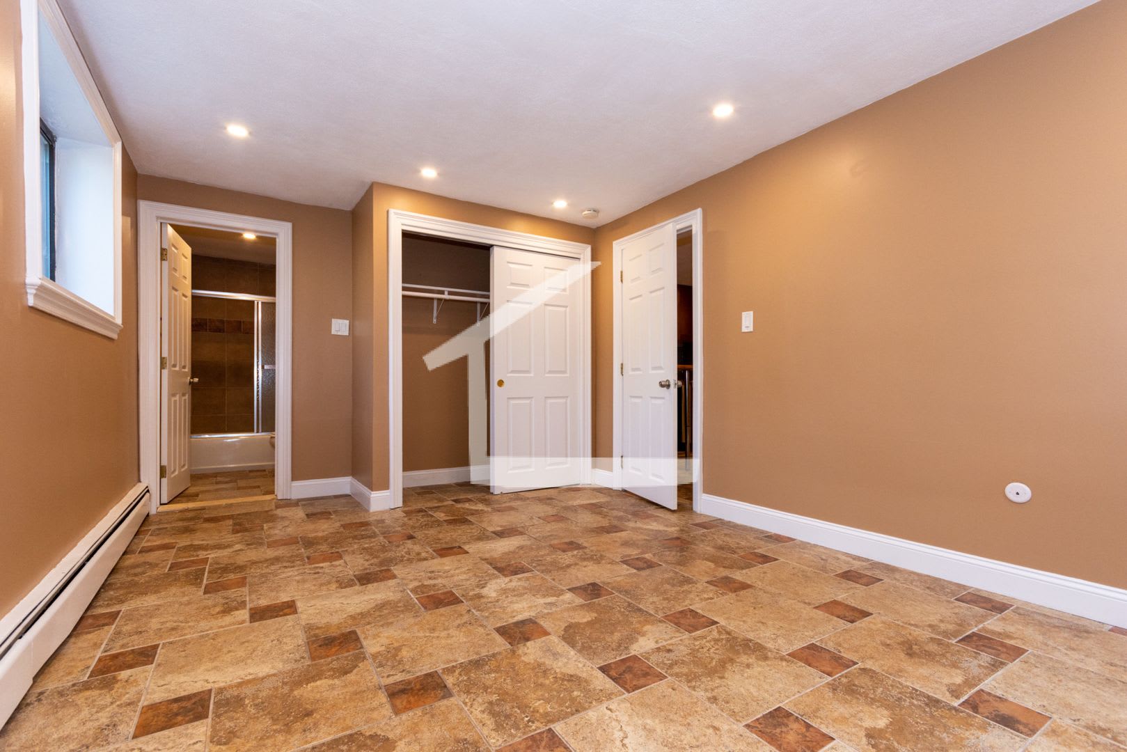 Nicely renovated pet friendly unit for 9/1. – photo 5