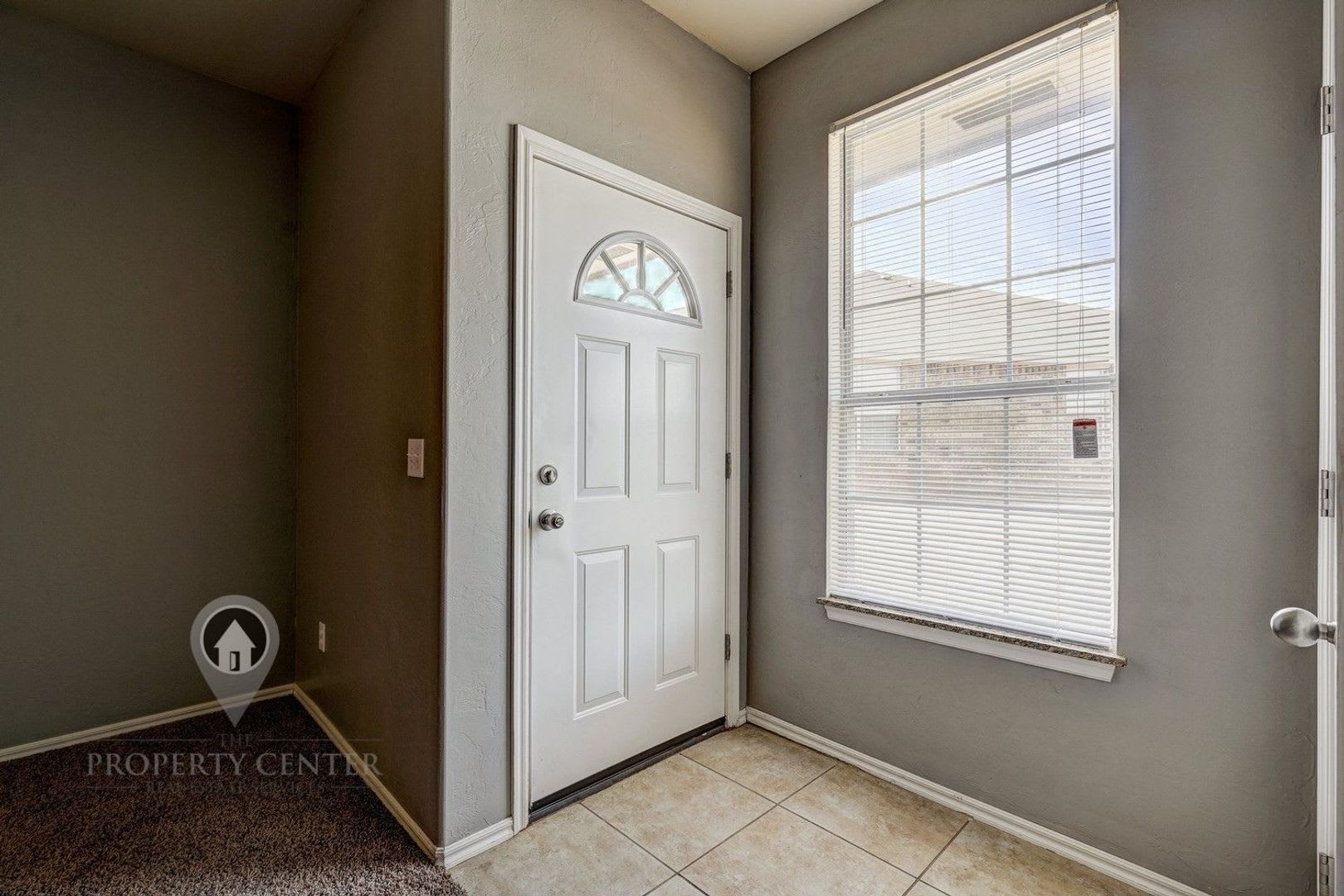 Adorable 3 Bed 2 Bath Duplex In Yukon – photo 4