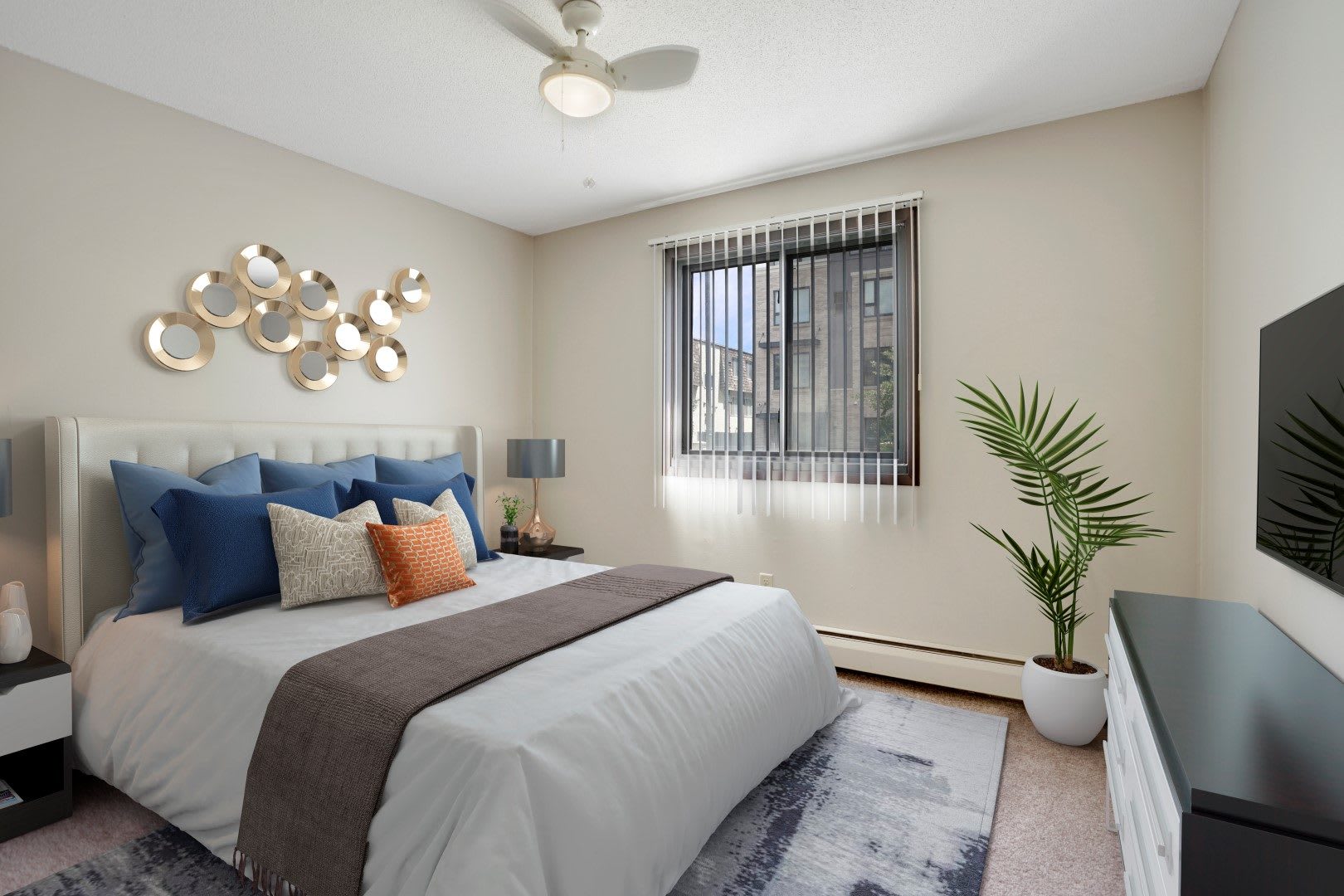 2800 Girard – photo 5