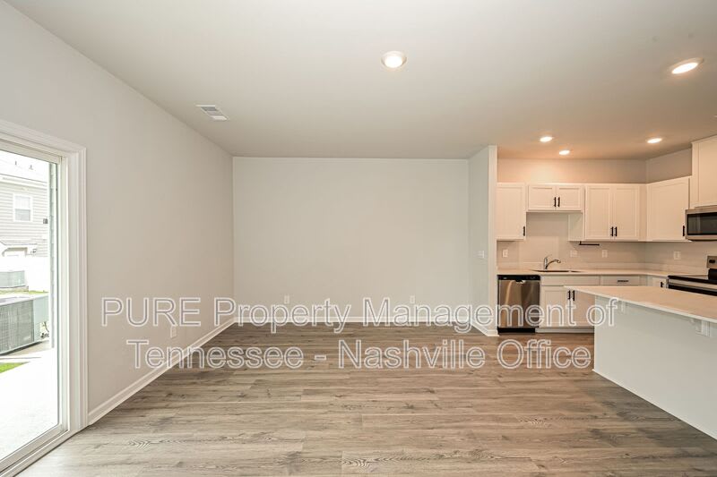 405 Augustine Dr – photo 4