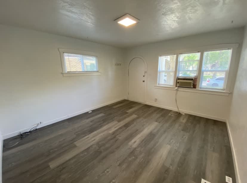 180 East Williams Avenue – photo 3