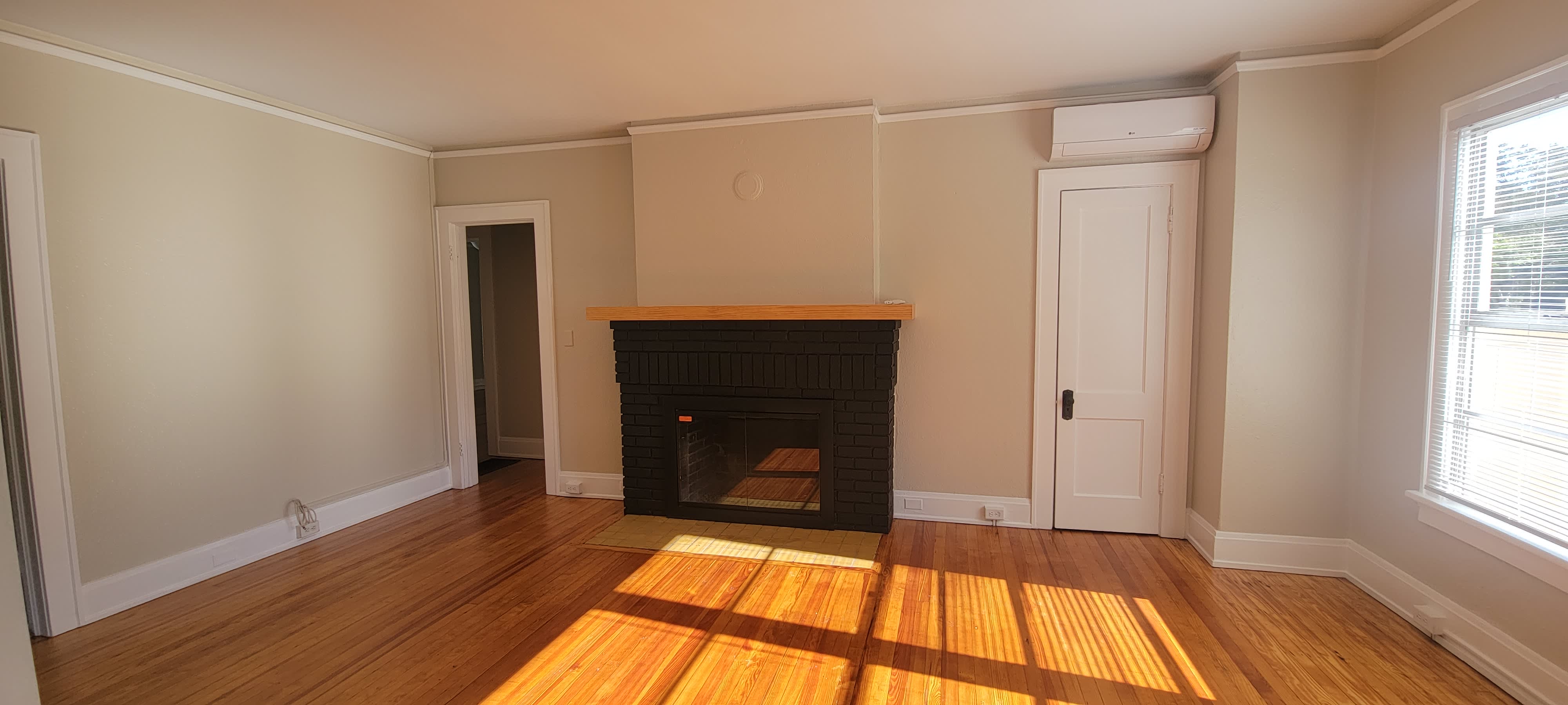 132 Arlington Ave W – photo 2