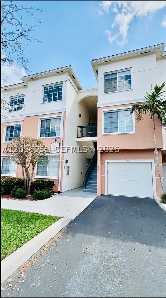 2304 Myrtlewood Cir E – photo 1
