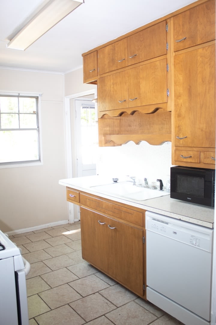 3 Bedroom 1 Bath Near Campus – photo 4