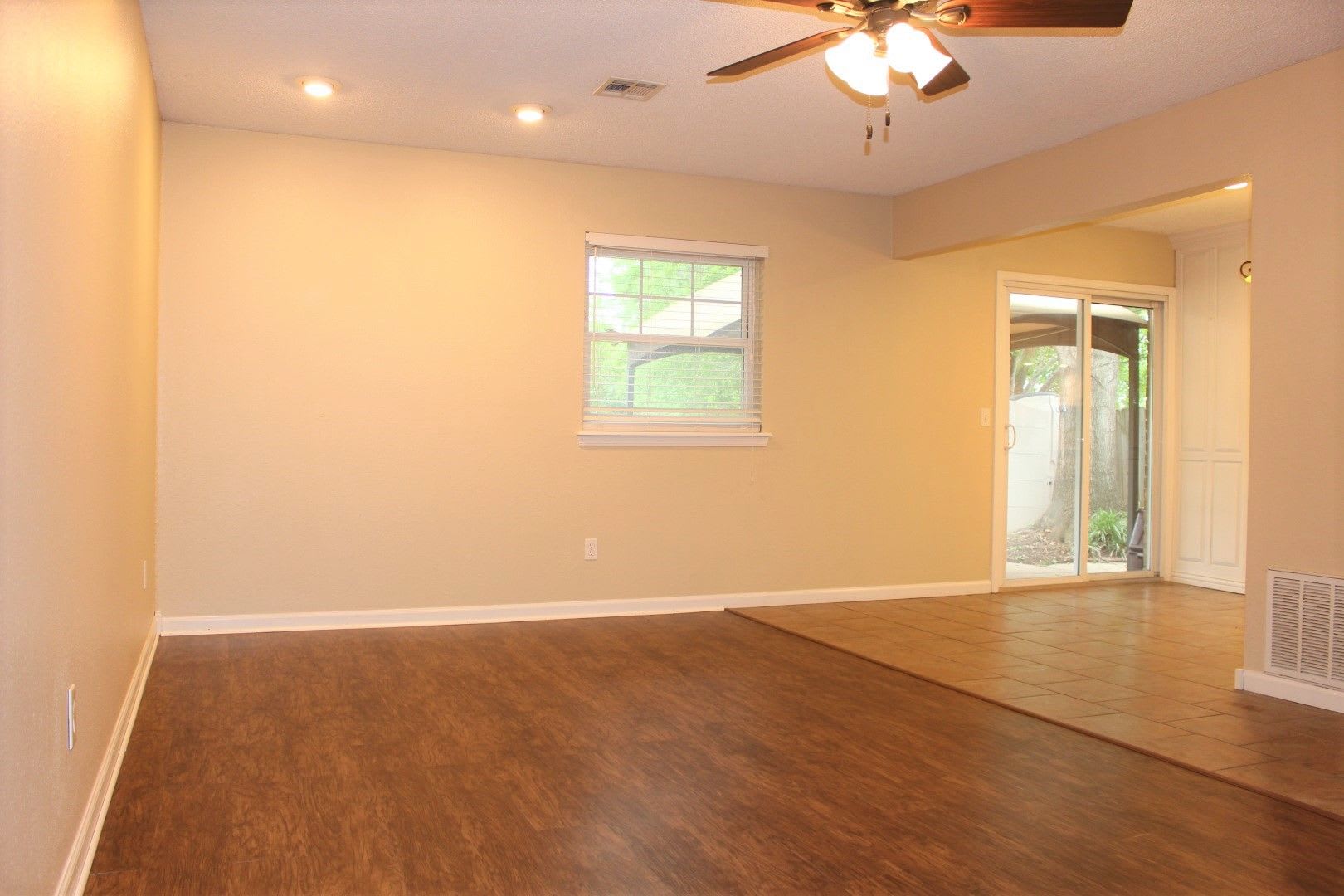 Cute 3 Bed 2 Bath In Edmond – photo 2
