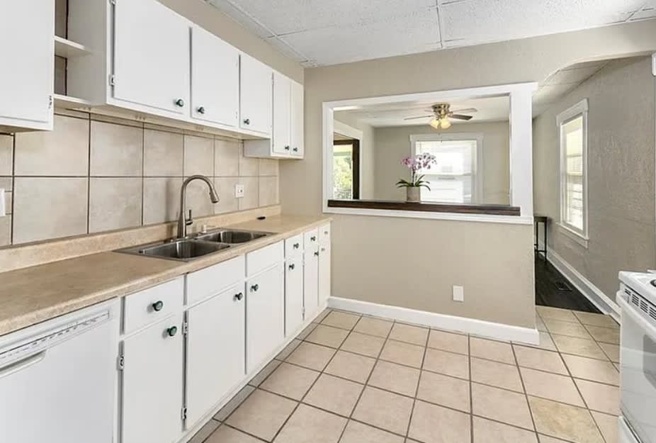 1126 Fremont Avenue – photo 5