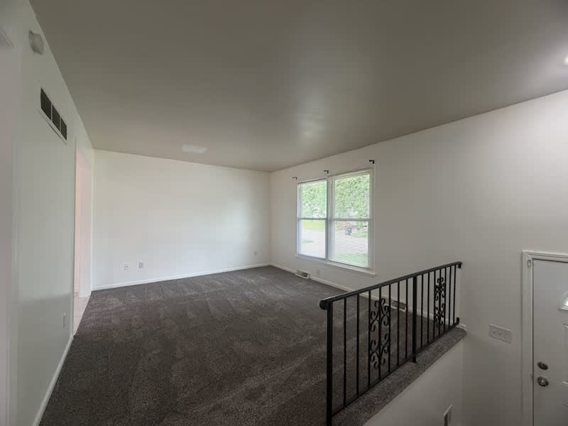 1208 South Mayview Avenue – photo 2