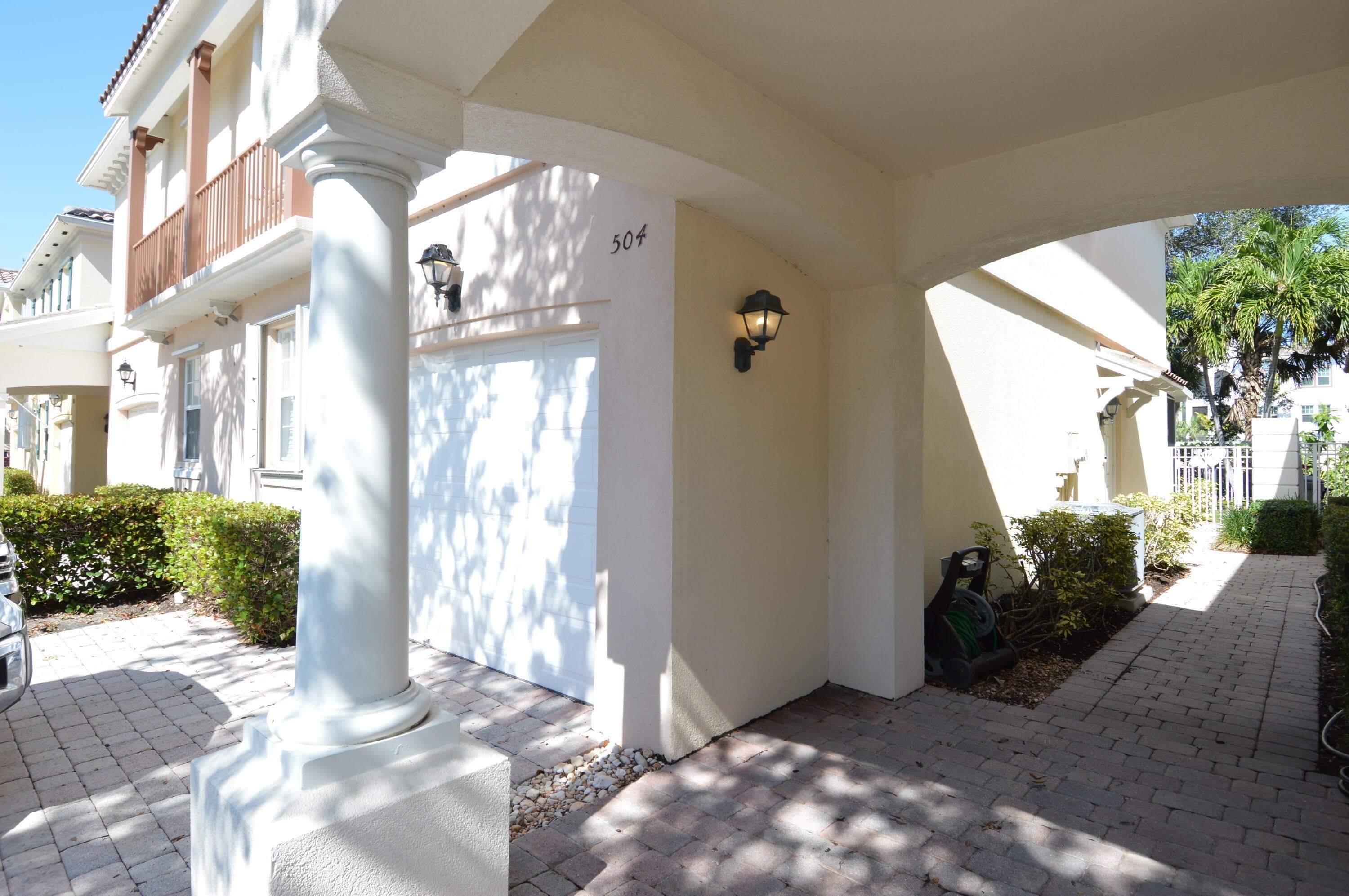 504 Capistrano Drive – photo 2