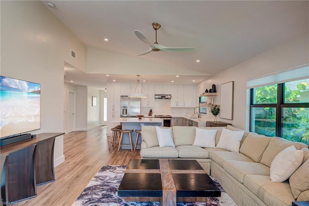 577 98th Ave N – photo 5