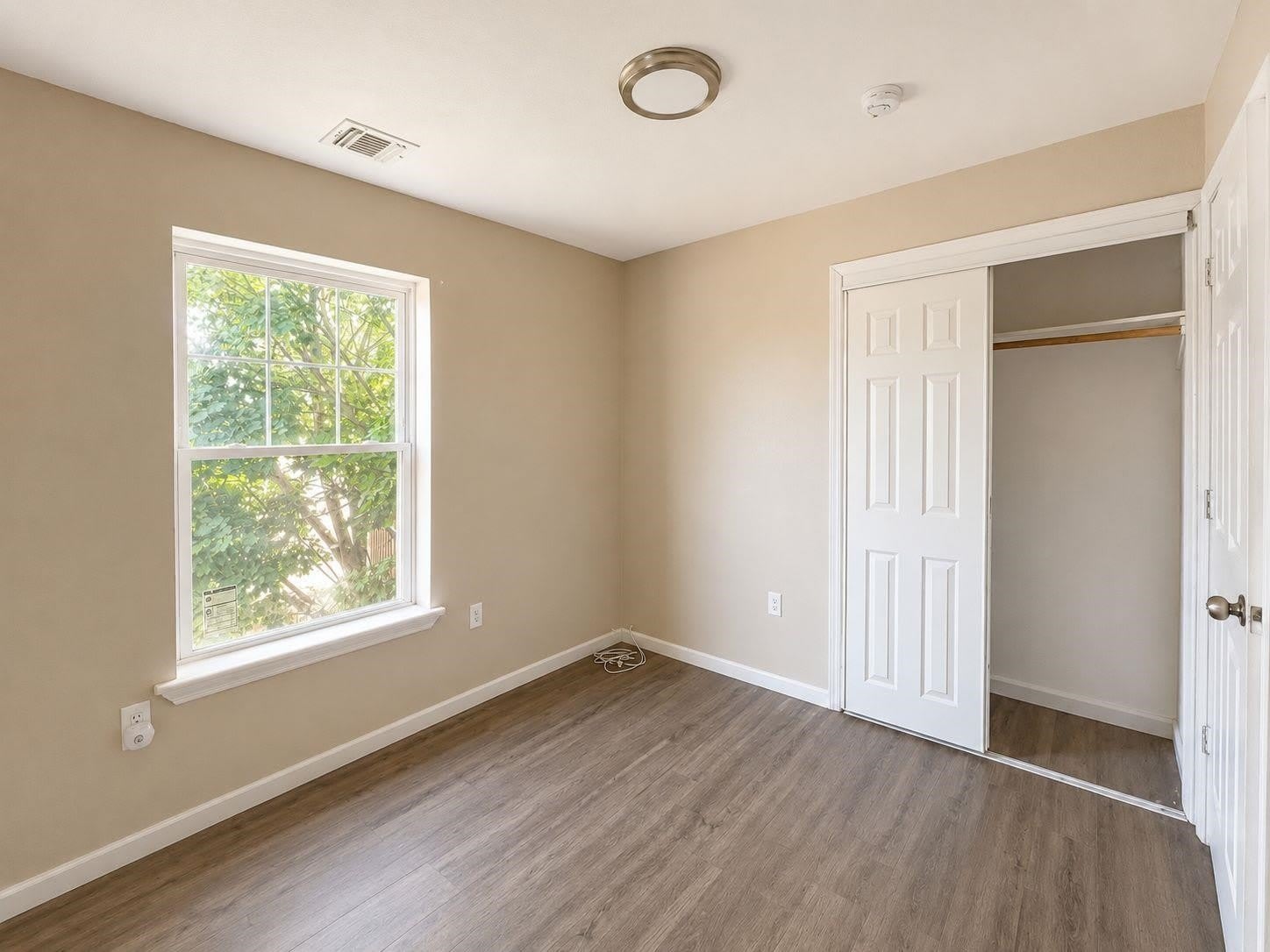 242 GRAHAM AVE – photo 3