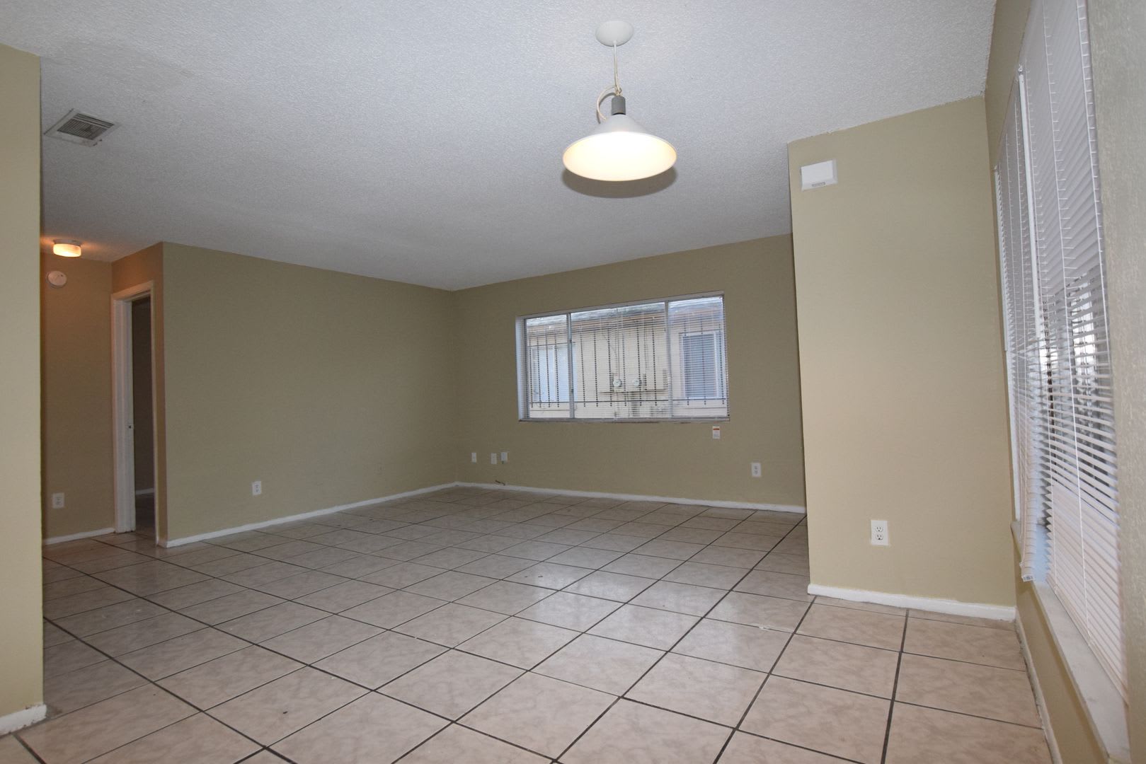 2 Bedroom 2 Bath Duplex For Rent at 3115 Split Willow Drive Orlando, FL 32808 – photo 5