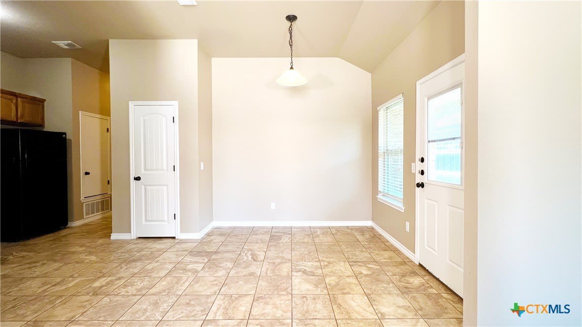 405 Sladecek Drive – photo 3