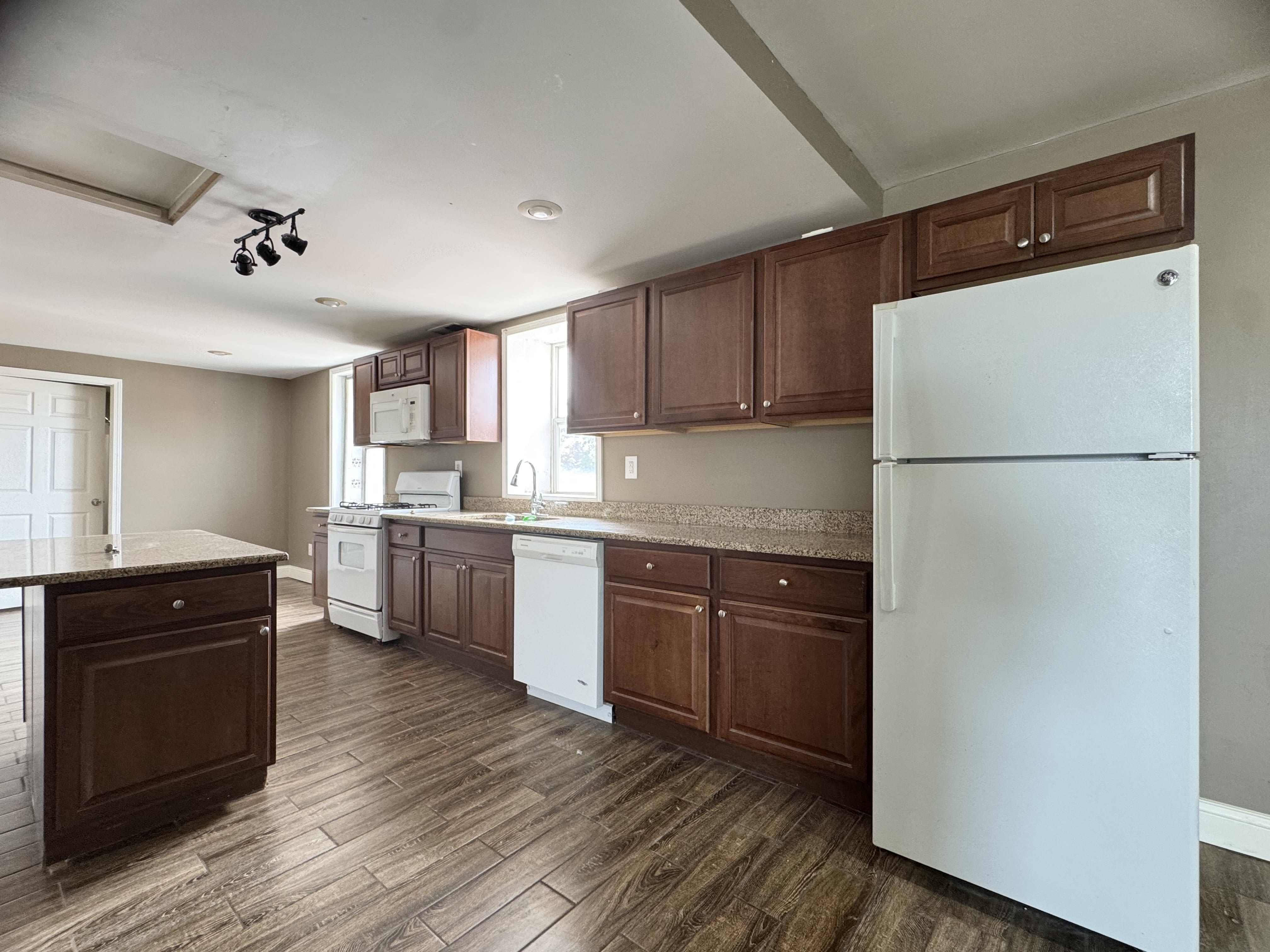 829 Southwest Boulevard – photo 2