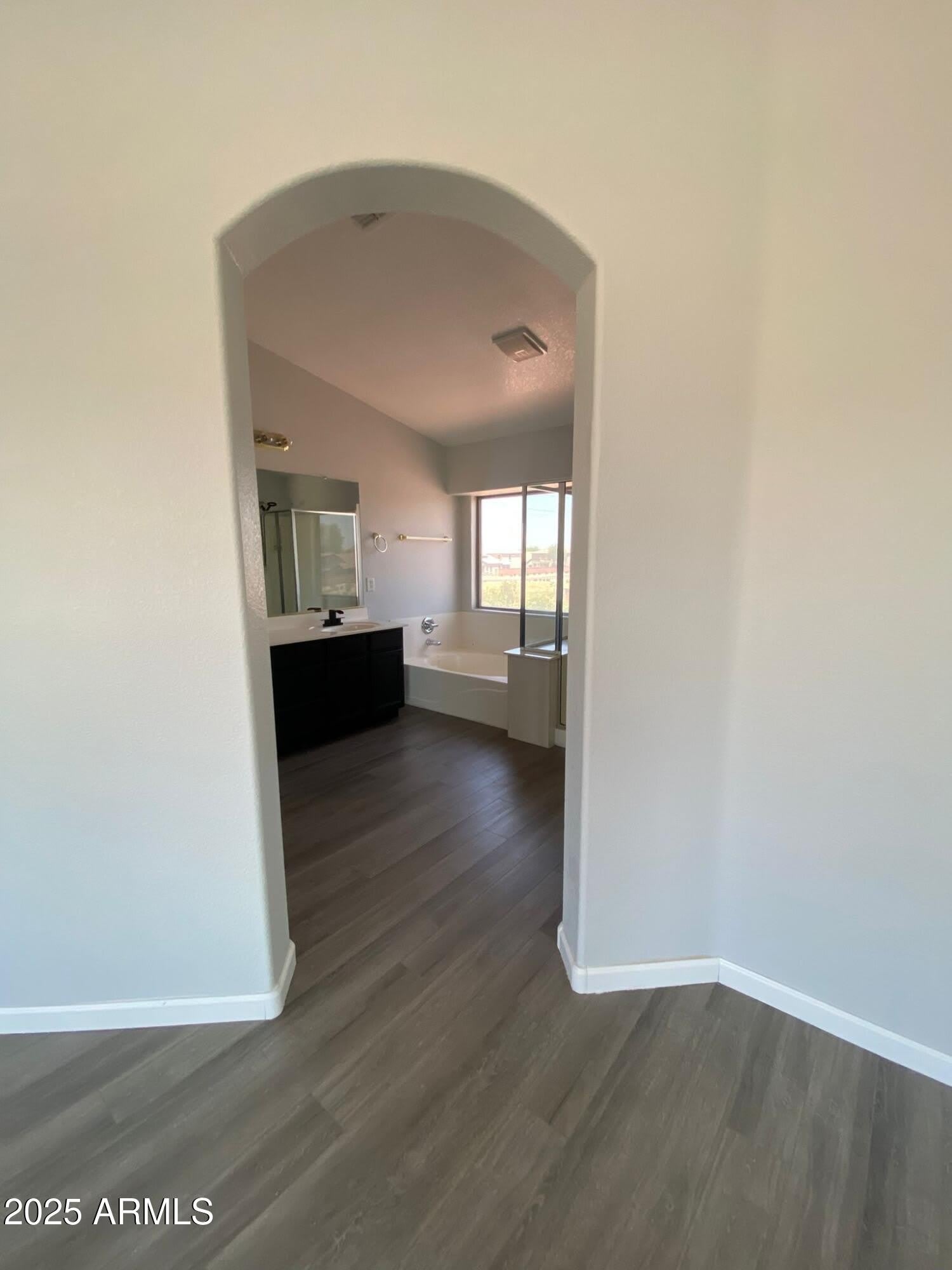 8402 S 48th Lane – photo 3