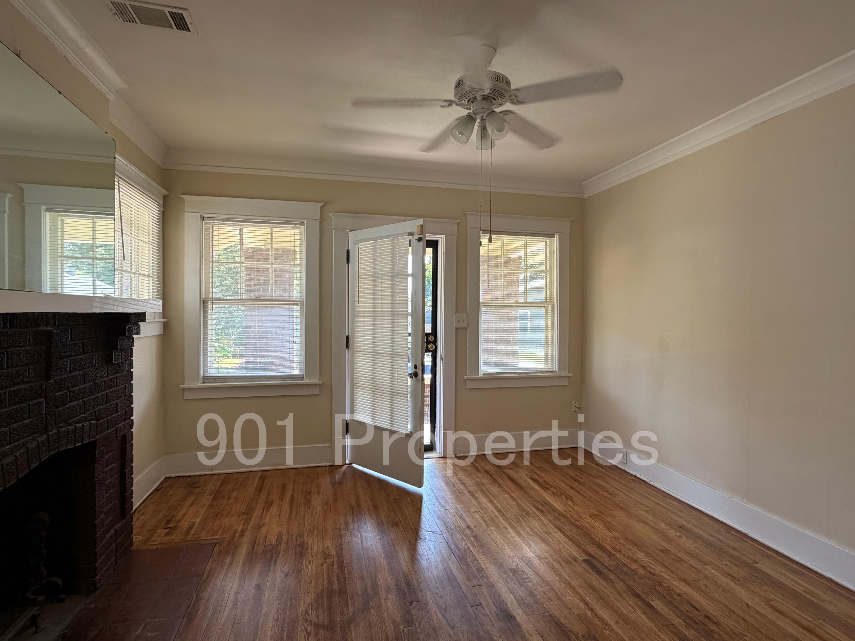 1055 South Cox Street – photo 3