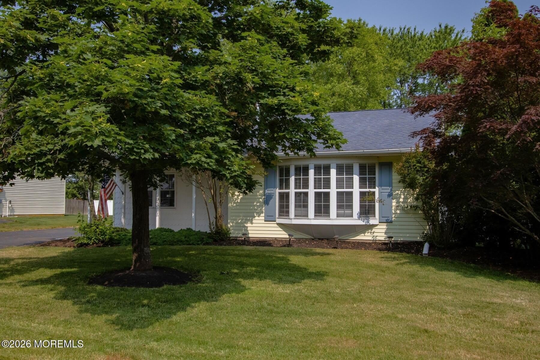 49 Williamsburg Drive – photo 1