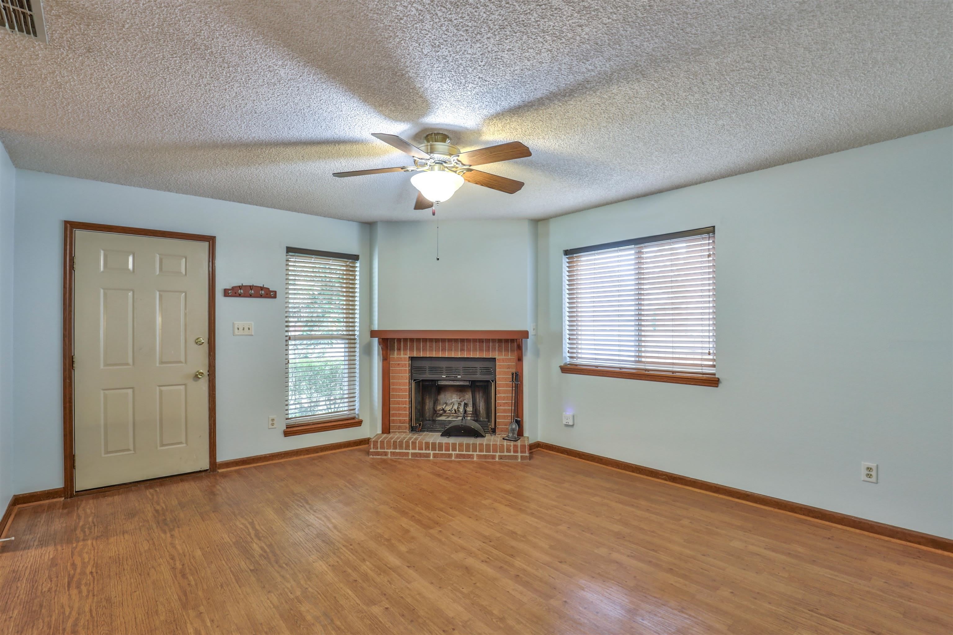 1609 Willow Bend Way – photo 5