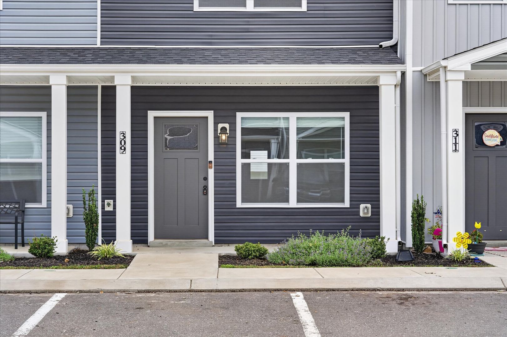 Pet Friendly Two Bedroom! – photo 2