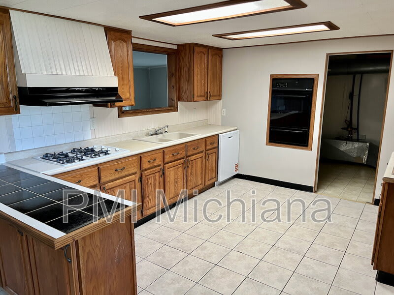 2405 Woodmont Dr – photo 3