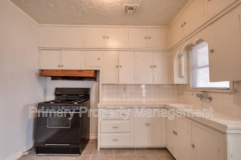 1132 Saint Clair Avenue – photo 2