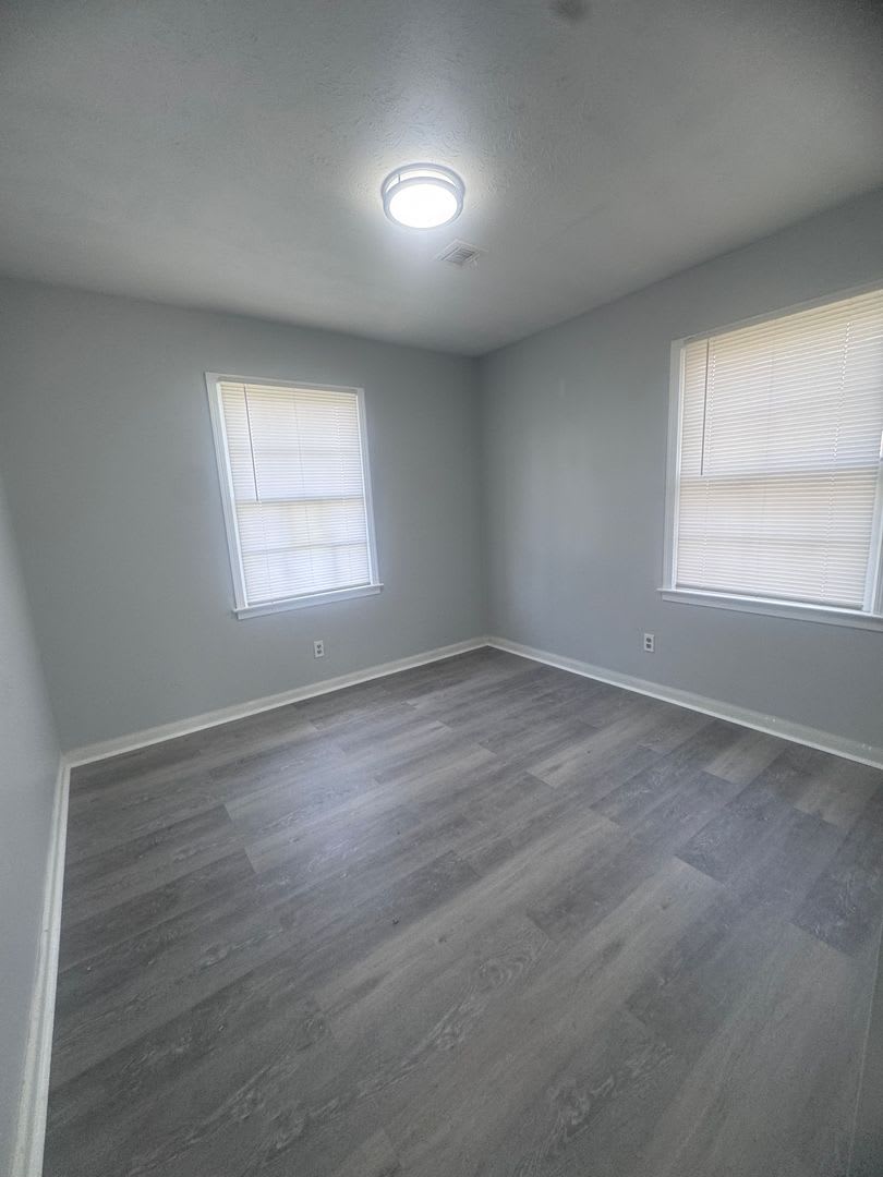 Newly Renovated Virginia Loop Road Home – photo 3