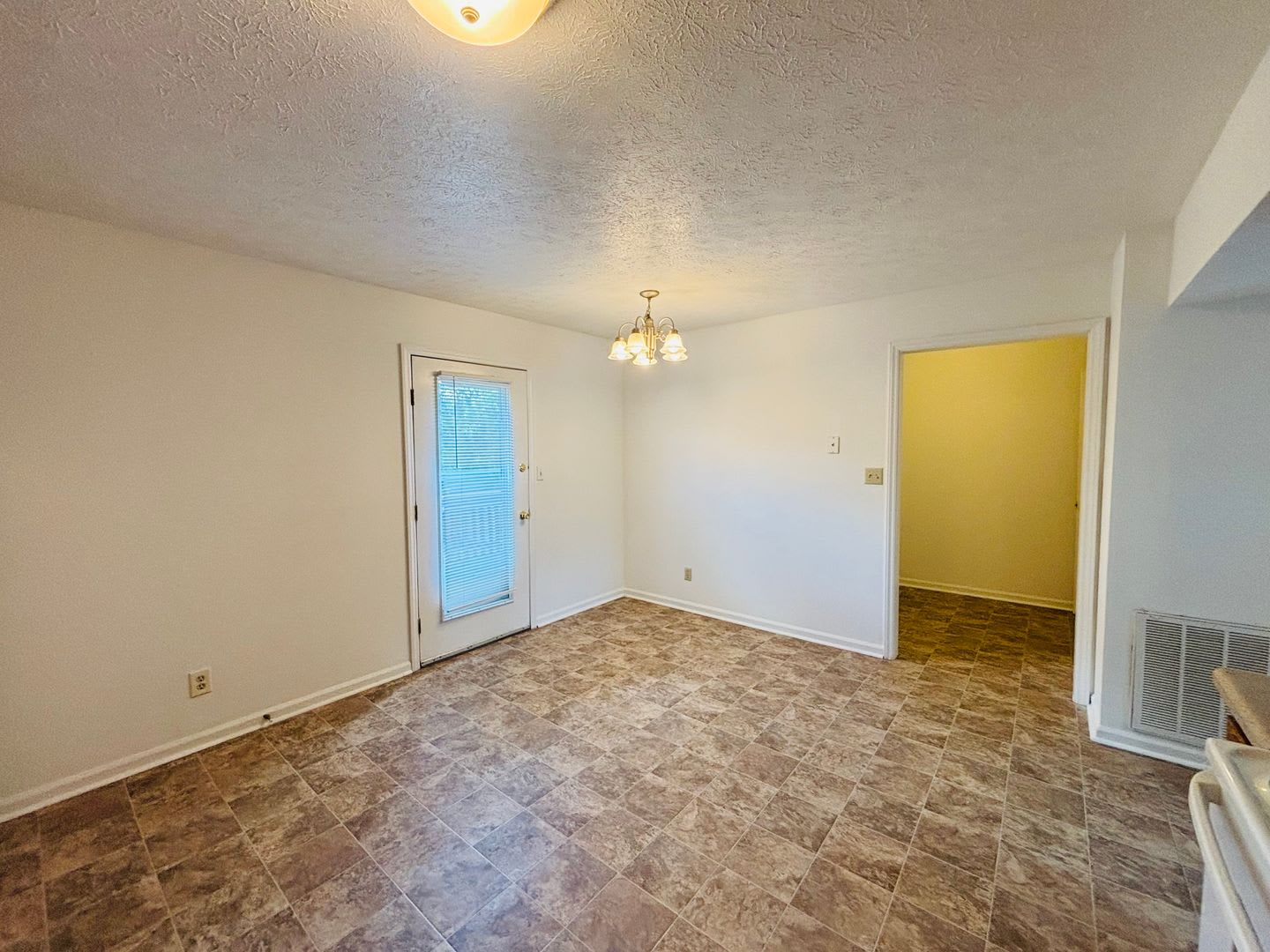 3 Bedroom 1.5 Bath Duplex – photo 5