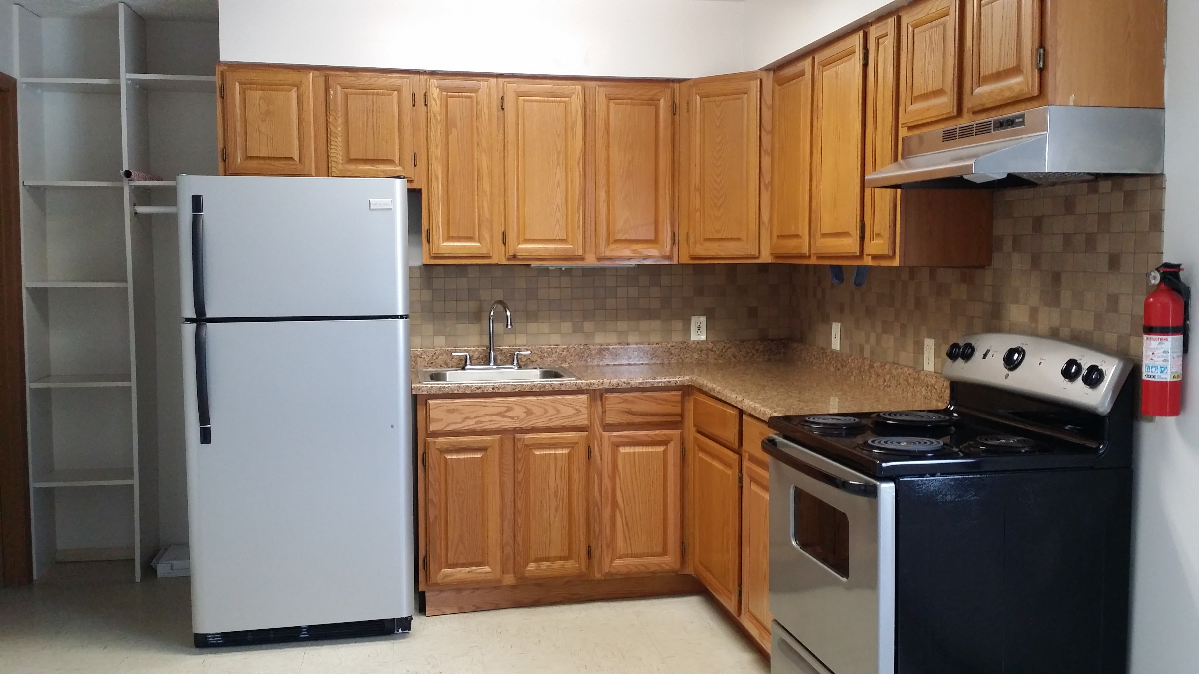 84 Bowery St – photo 2