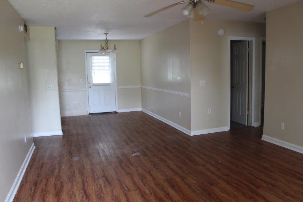 215 Begonia Dr. – photo 3