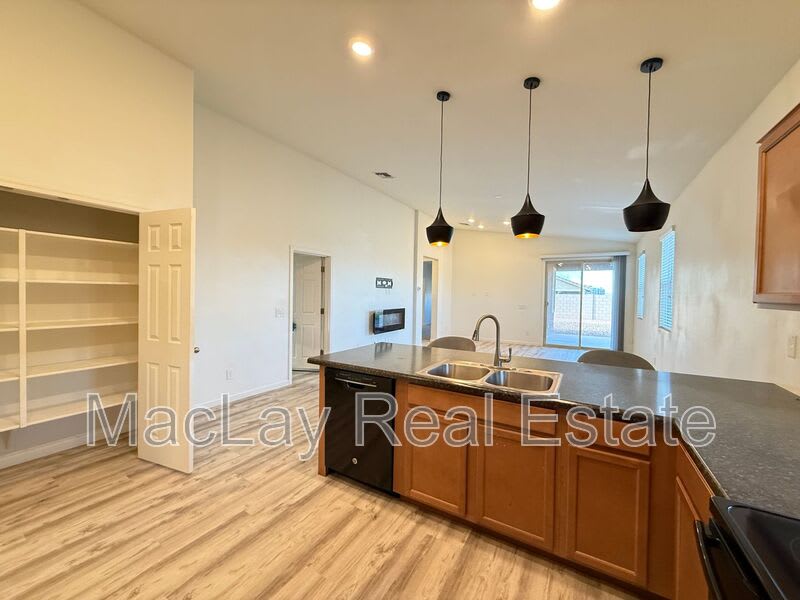 2372 E. Dust Devil Dr. – photo 4