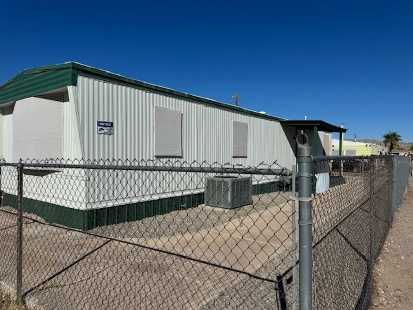 Parially Furnished 2BR 1BA Remodeled-Fenced Yard + RV/Coach cement Parking – photo 3