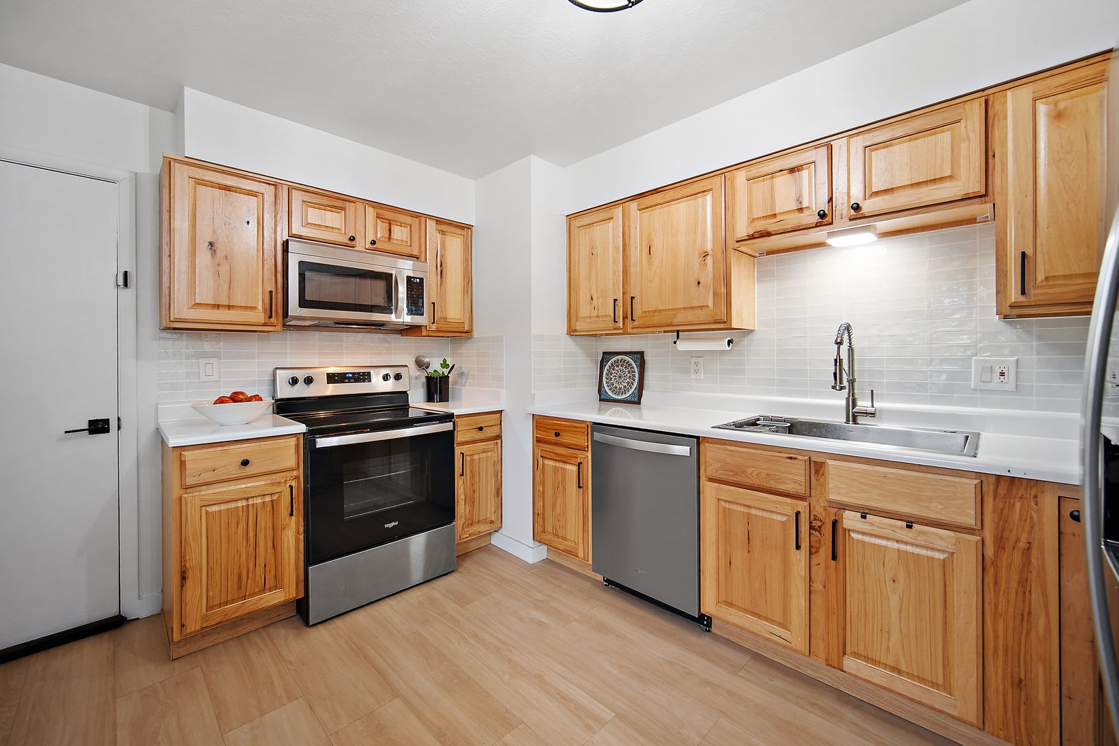 Fully Remodeled 4-Bedroom Home in Old Colorado City – photo 5