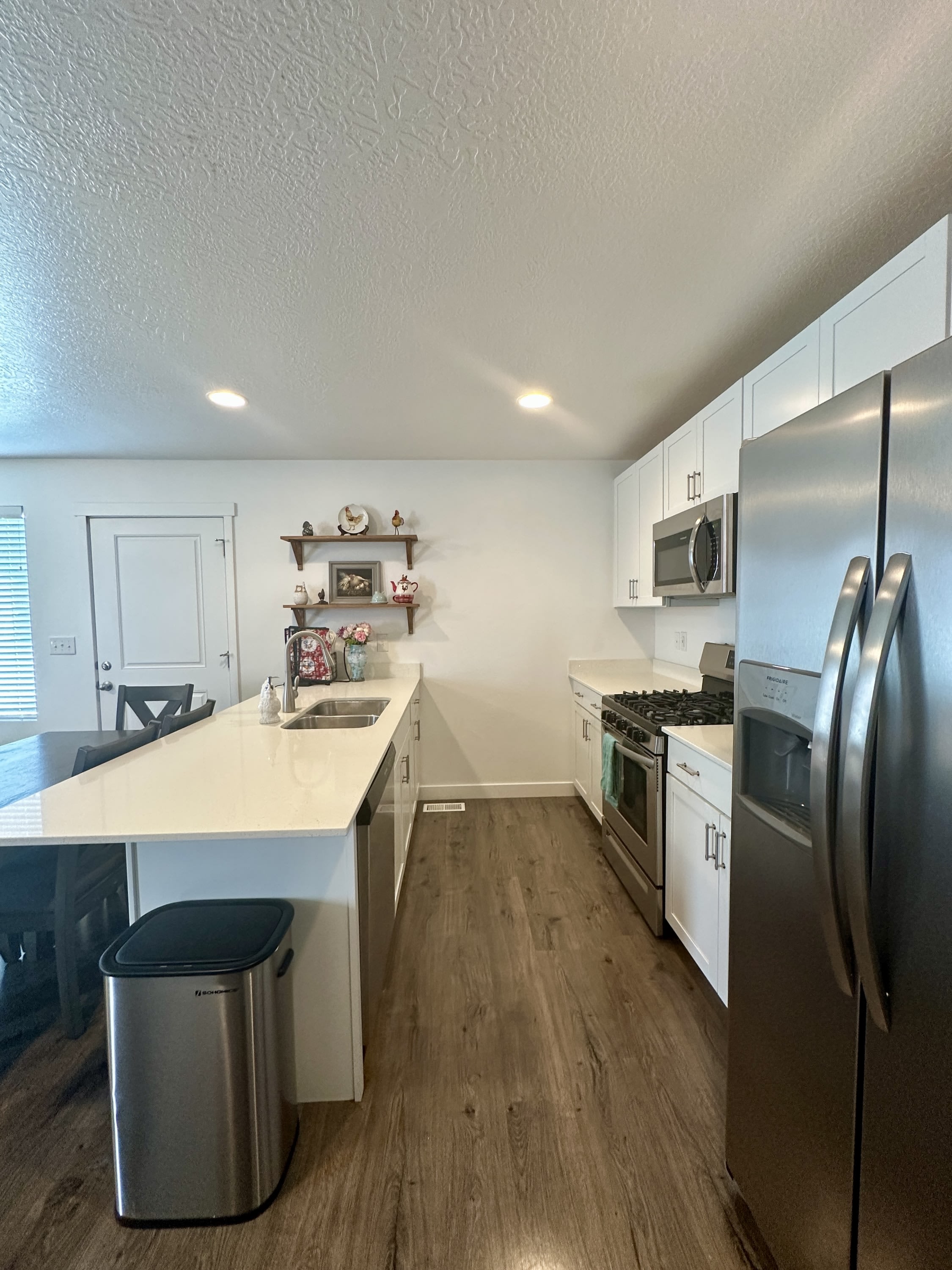 182 Riverbend Road – photo 5