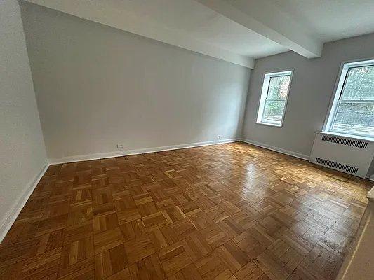 1279 Morris Avenue – photo 2
