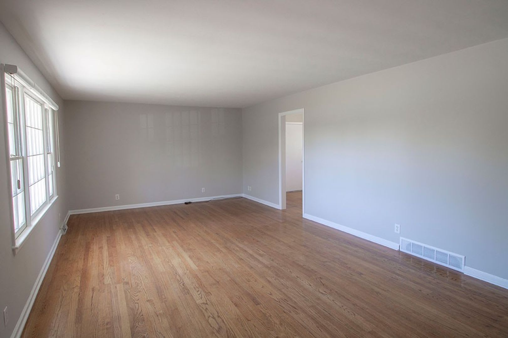 Spacious Central Columbia Home – photo 3
