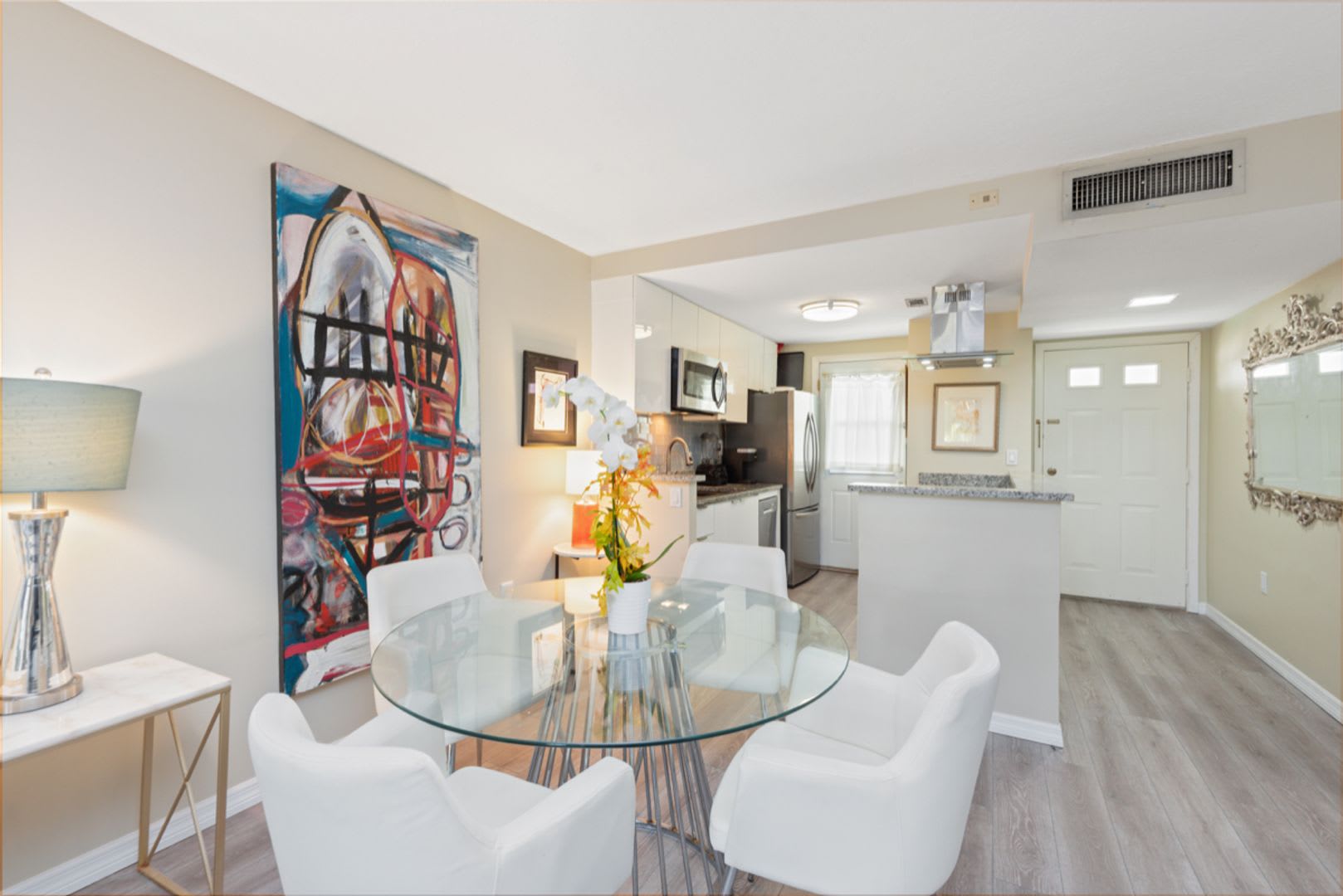 Walk To The Beach And Downtown Naples Seasonal Furnished Rental Available 2 Beds 2 Baths – photo 2