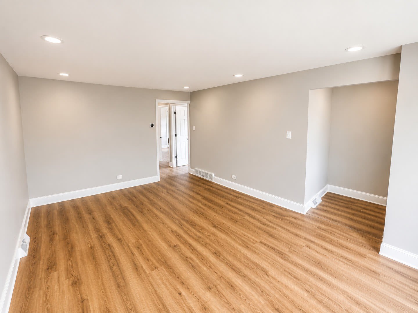 14514 Minerva Avenue – photo 3