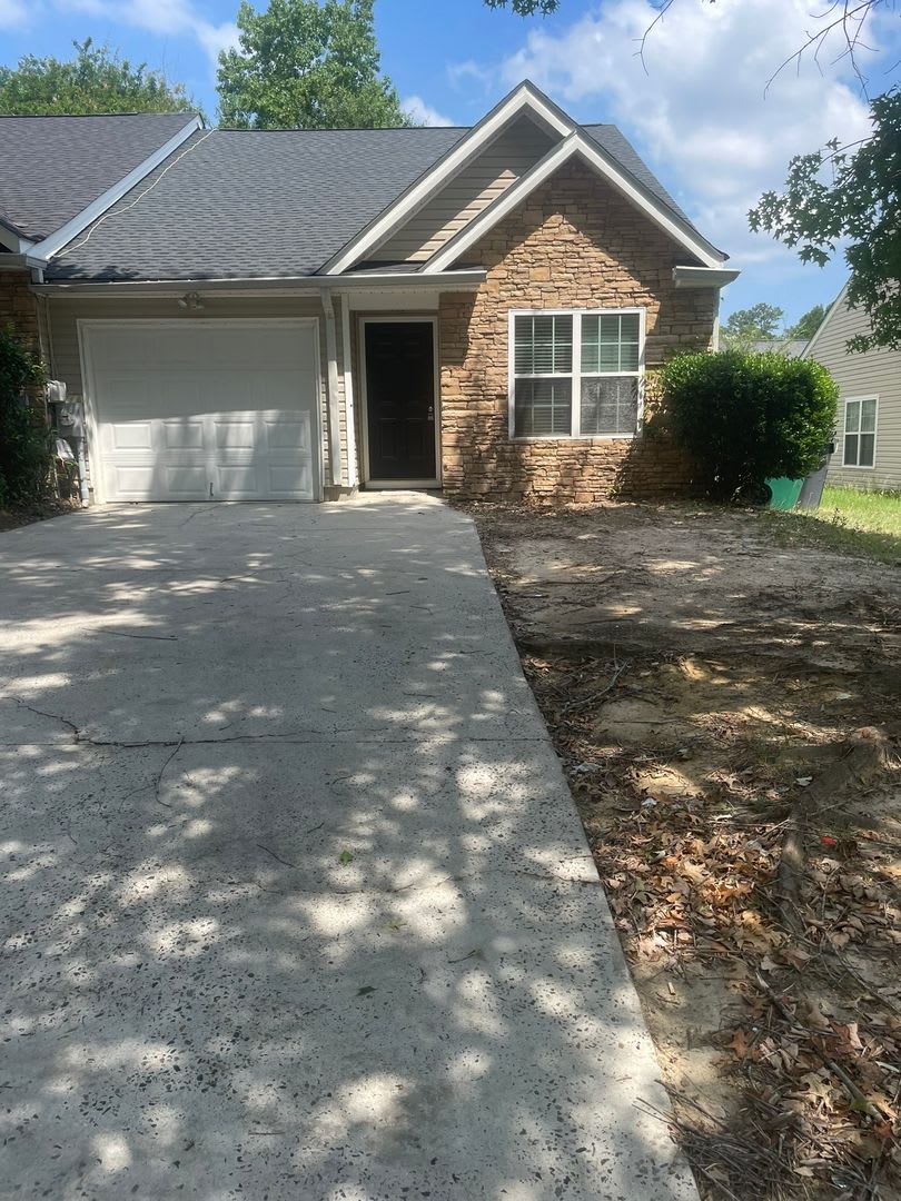 Spacious Townhome Located in Grovetown Close to Military Facilities – photo 1