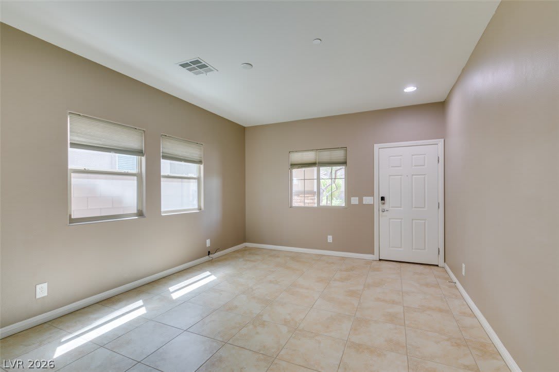 374 Taylor Springs Street – photo 5