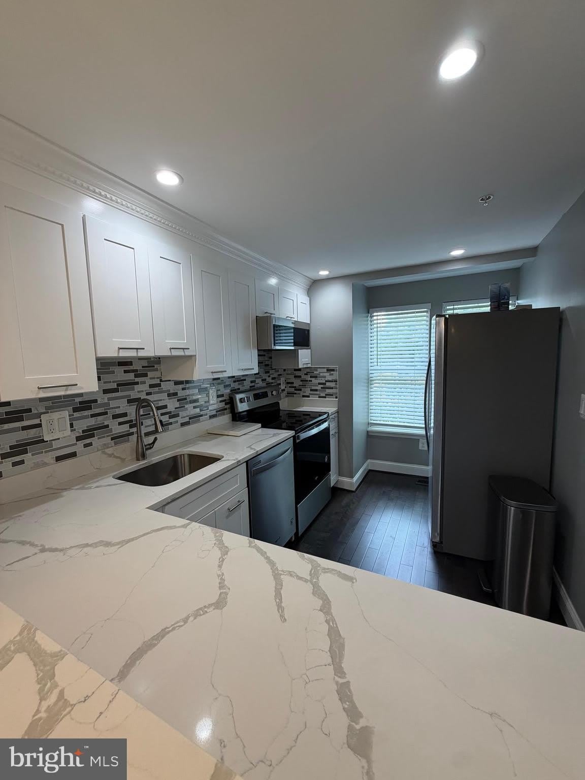 3423 LINDENWOOD Drive – photo 1
