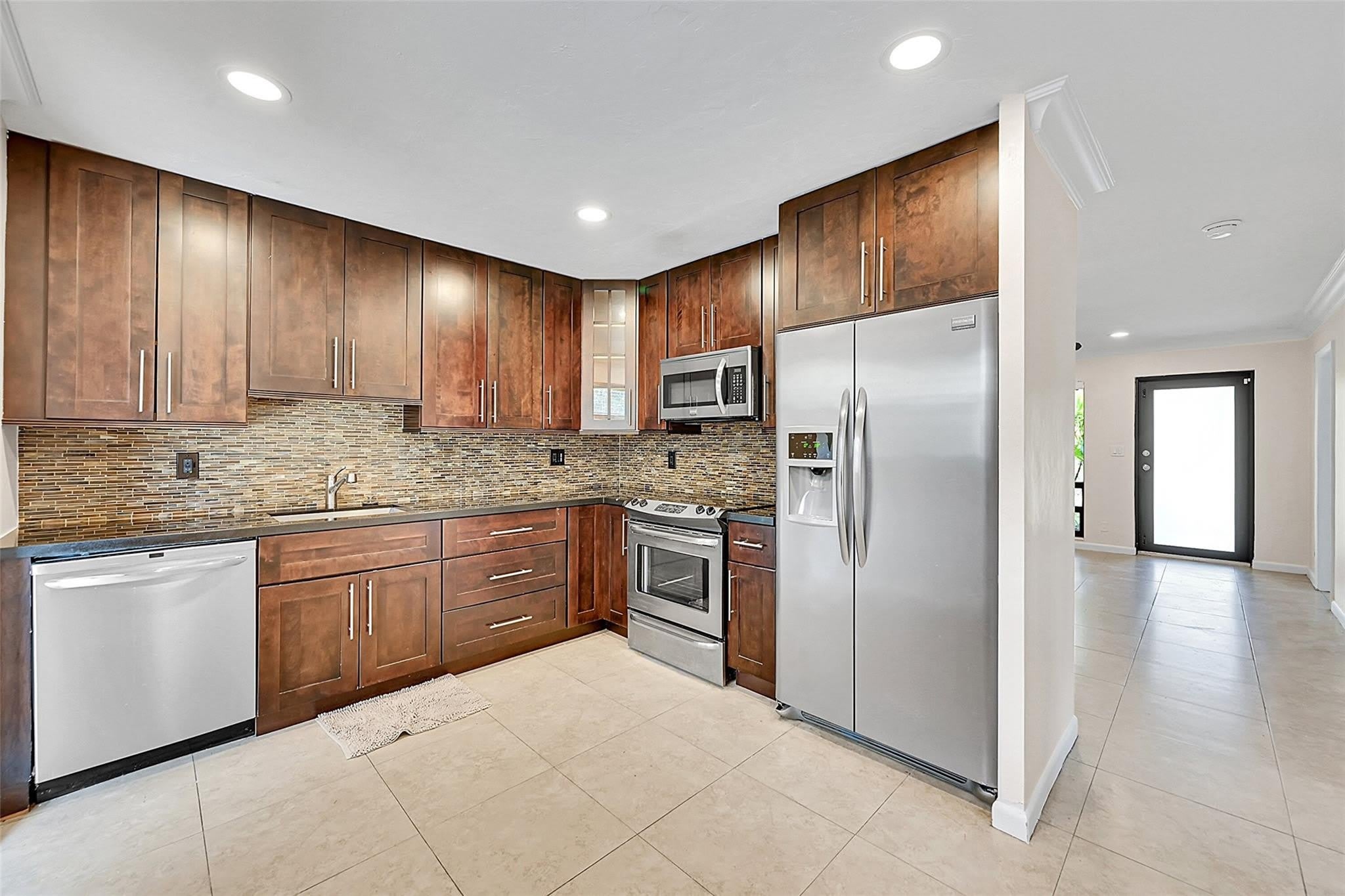 2200 NE 54TH Street – photo 2